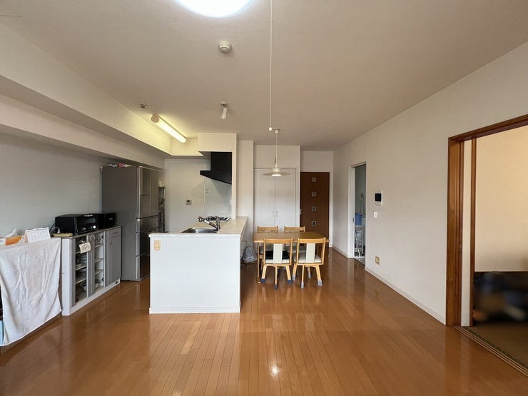 LDK16.2帖!キッチンとダイニングが一体となった、使い勝手の良いレイアウト。