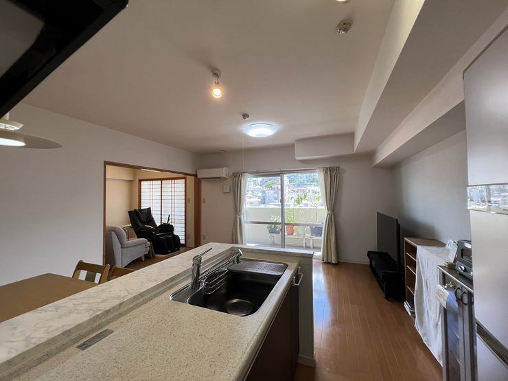 LDK16.2帖!バルコニーに繋がる大きな窓で採光、換気に効果的です!