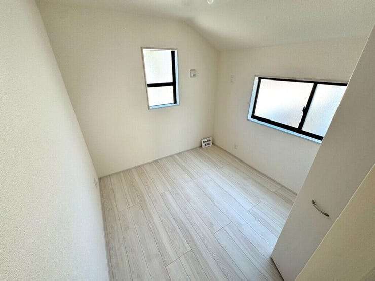 【Bedroom】主寝室や子ども部屋、在宅ワークにも使える洋室。暮らしに合わせて自由にレイアウトできます。