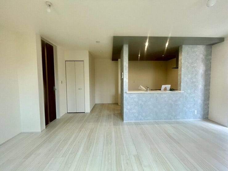 【Living】広さと明るさにこだわったリビング。家族とのコミュニケーションが弾む空間です。