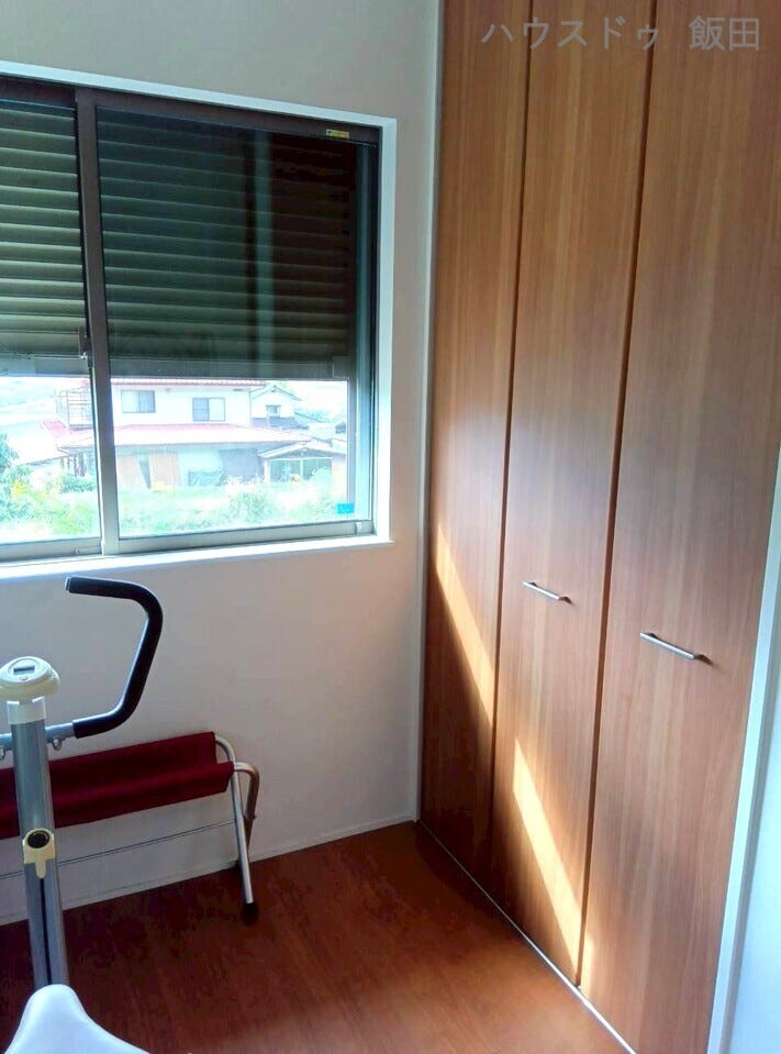 1階の各部屋にはシャッター雨戸がついています