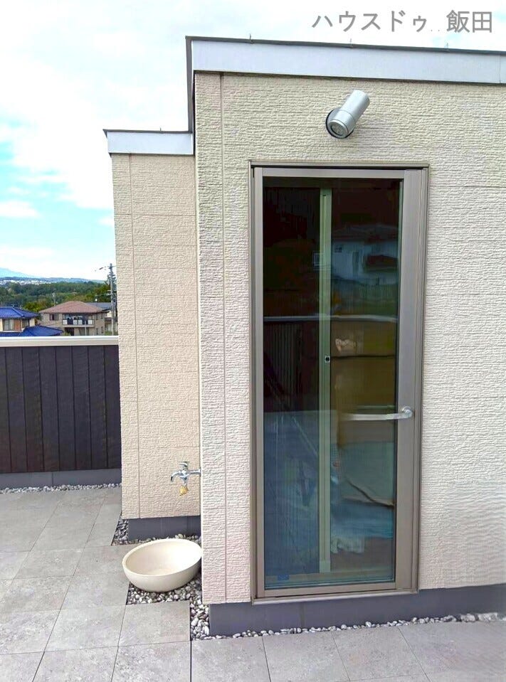 屋上テラス 階段入口