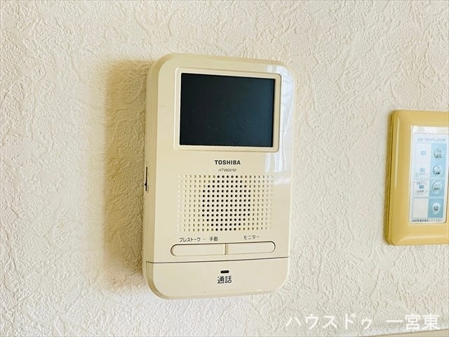 【モニター付きインターホン】モニター付きインターホンはお子様のお留守番に防犯面でも安心です。