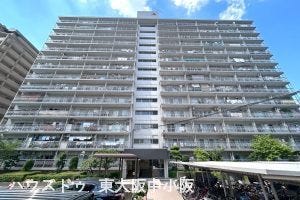 【外観】
八戸ノ里駅まで徒歩10分です!立地もよく南向きマンションです♪