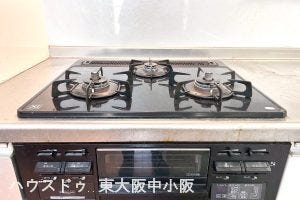 コンロ3口とグリルのあるキッチンです♪
忙しい朝にも安心♪