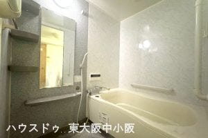 1日の疲れをゆっくり癒せる浴室です♪