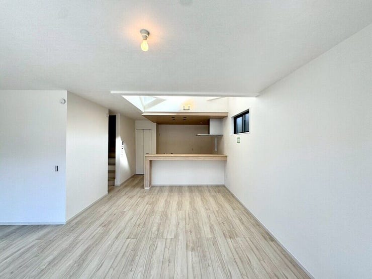 【Living】広さと明るさにこだわったリビング。家族とのコミュニケーションが弾む空間です。