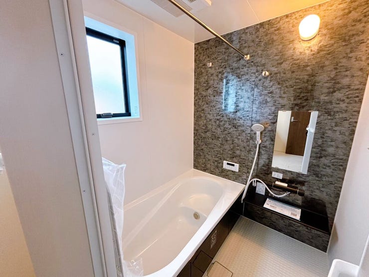 ランドリーパイプ付きで雨の日のお洗濯も安心♪