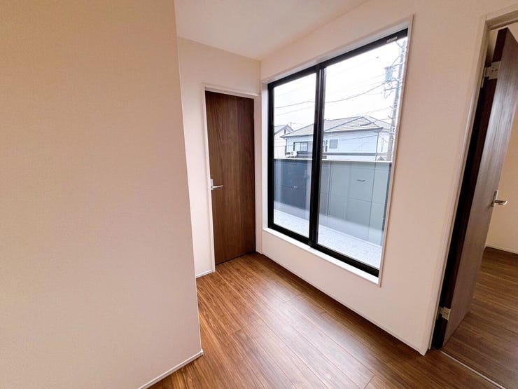 2階 ホールからもバルコニーへ出入りできます♪