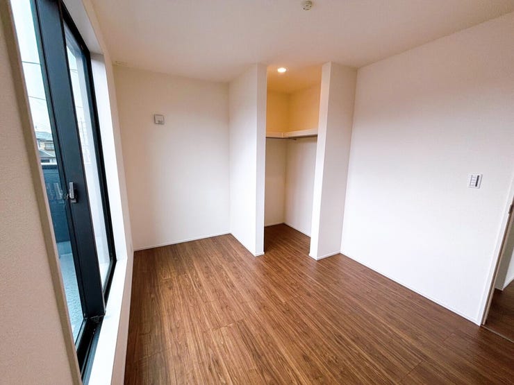 2階 洋室(5.16帖)にはオープンタイプのWIC完備☆