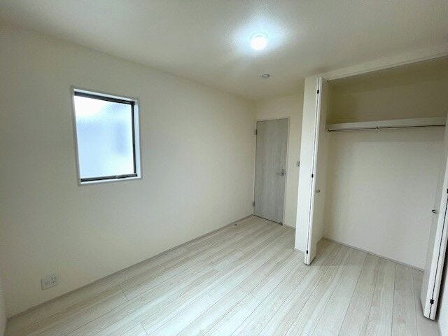 2階 洋室(5.44帖)にはクローゼット付き