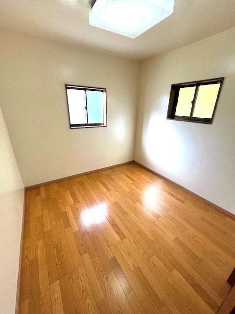 収納量の大きな納戸!広さがあるため、お部屋としても利用可能です♪