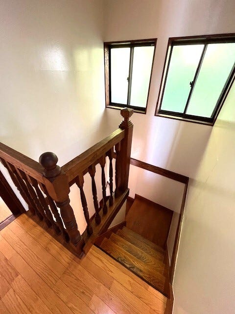 階段には窓が付いており、光の入る明るい住宅となります♪