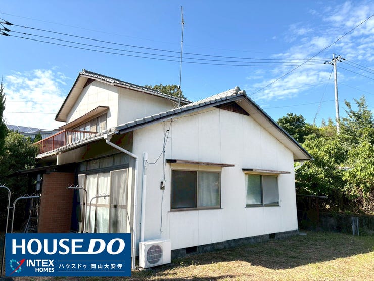 【外観】
【DIYで理想の住まいを】
6DK+駐車5台+畑スペースあり!素材としても魅力的な戸建で、自分だけの空間をつくりませんか?