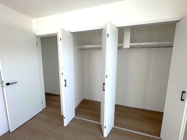 2階 洋室(7帖)の収納もたっぷり収納できます♪