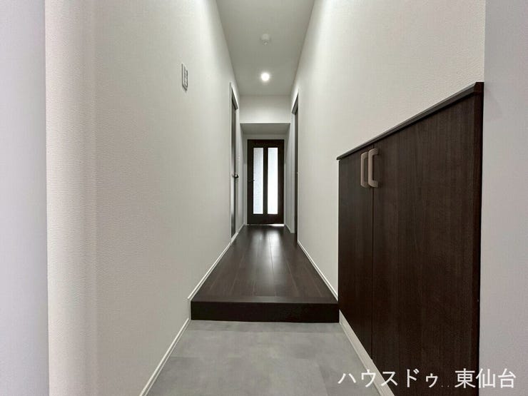 段差のないフラット設計で、毎日の出入りもスムーズに。