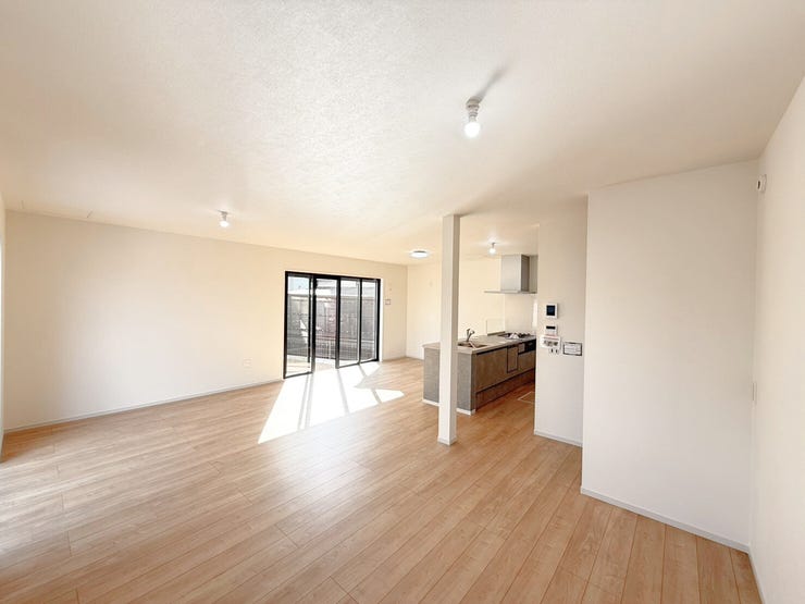 自然と家族が集まり、家族と食事を楽しみ、一緒にテレビを見て笑ったり、のんびりくつろいだりできるのがLDK。是非家族と素敵な時間をこの場所で♪