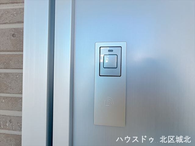 ストレスフリーで玄関ドアの施錠・開錠ができます。