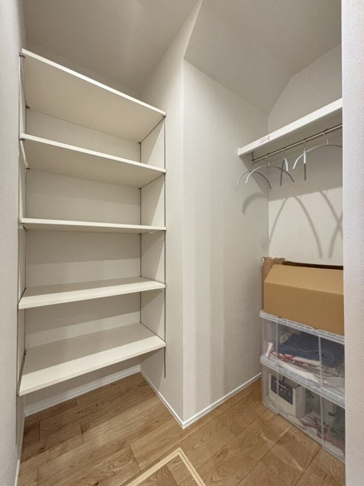 1階にファミリークロークあり!まとめて1カ所に片付けができるので、家事負担も軽減(^^♪