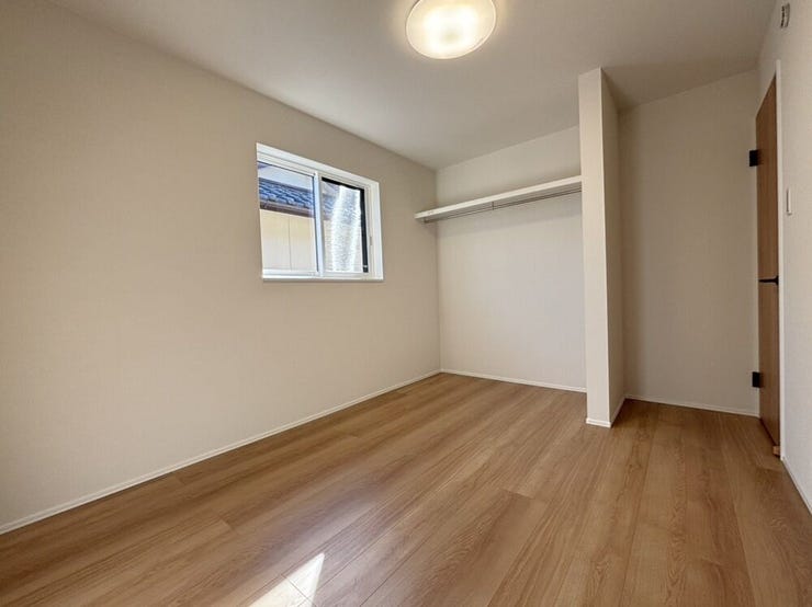 2階全室6帖!ホールにカウンターがあるのでお部屋に勉強机を置かなくていい分、お部屋を広く使う事が出来ますね( ^)o(^ )