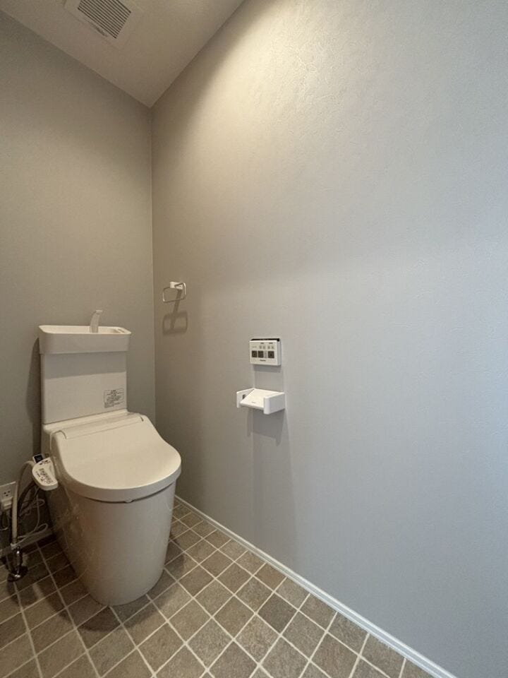 2階にもトイレがあります!朝の混雑時にも役立ちます☆