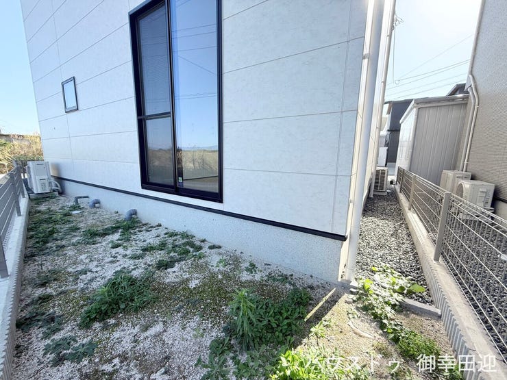 ■□■遊びと安らぎの多目的空間■□■
子どもが安全に遊べ、ペットと触れ合い、大人も自然に癒やされる、暮らしを彩るスペースです。