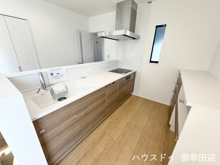 ■□■家族の「美味しい」が集まる、喜びを生み出す舞台■□■
高い機能性と美しいデザインを両立。料理する人も、待つ人も、笑顔になれる場所です。