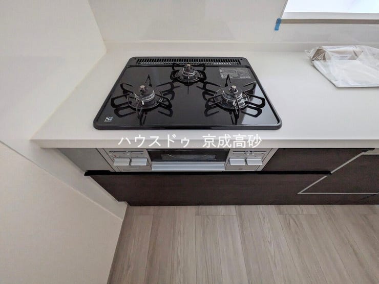 キッチンは3口コンロです。