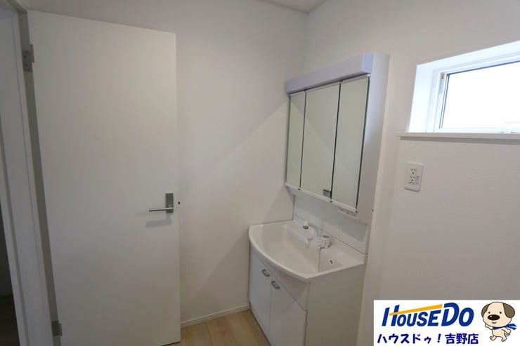 朝のスタートを快適にしてくれる、スッキリとしたデザイン。使いやすさも考えられています。