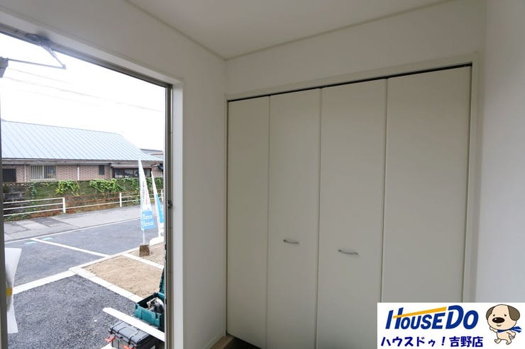 玄関収納。家族全員の靴も収納でき、いつも玄関をスッキリ片付けられますね。