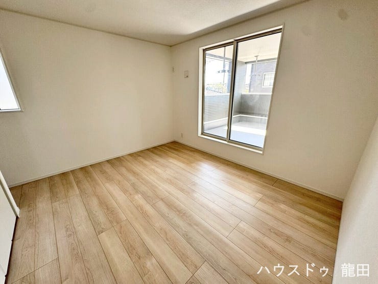 ■□■洋室■□■
洋室7.5帖・バルコニー