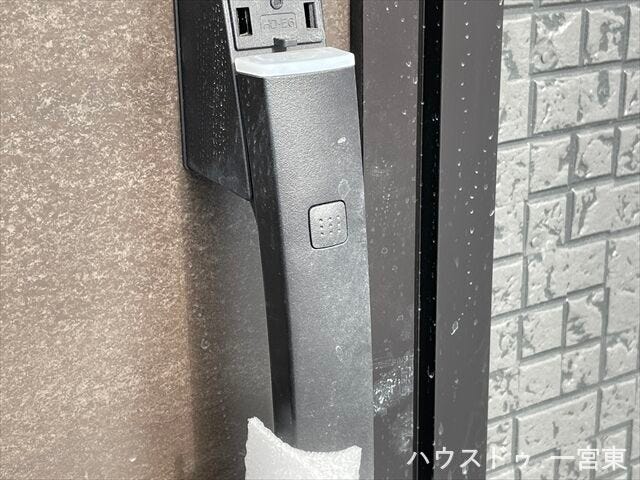 【スマートキー】
重い荷物を持っていてもスムーズに解錠できて便利ですね。