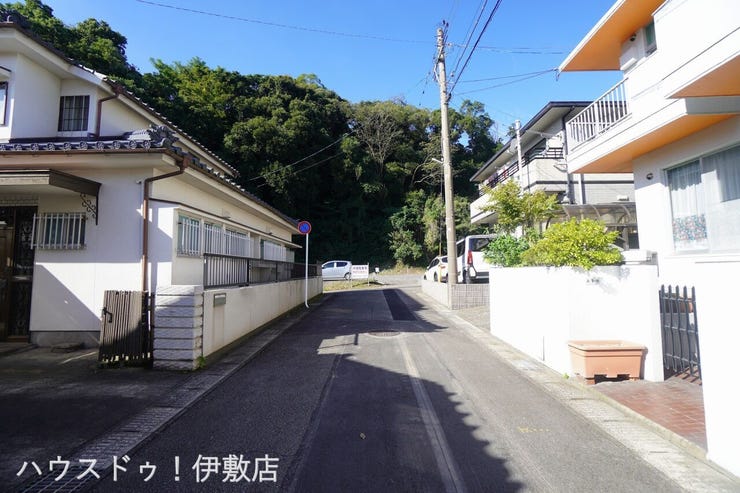 【前面道路】
北側前面道路