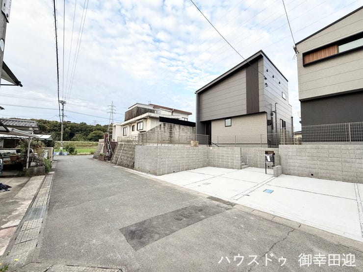 ■□■理想を叶える、新しい暮らしの舞台■□■高いデザイン性と機能性を兼ね備えた住まい。ここで、家族の新しい物語が始まります。