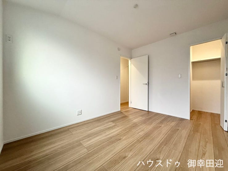 ■□■用途が広がる、自由な居室■□■寝室、書斎、趣味の部屋。家族の成長やライフスタイルに合わせ、様々な使い方ができる快適な空間です。