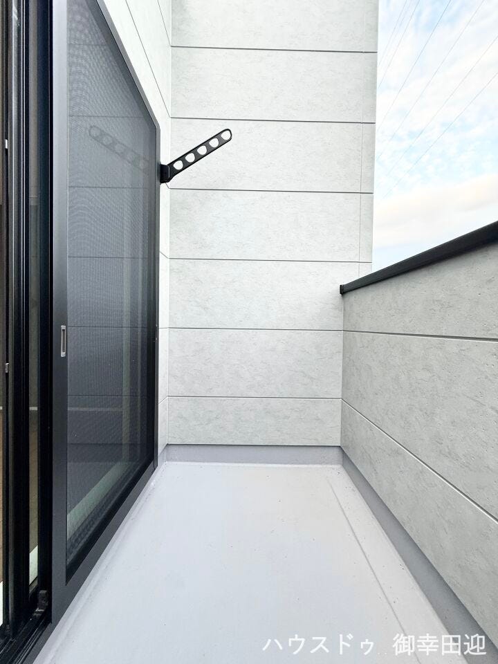 ■□■空の下の開放的な特等席■□■日光浴や読書、外の空気を感じながらリフレッシュ。暮らしを豊かにする、もう一つの心地よい空間です。