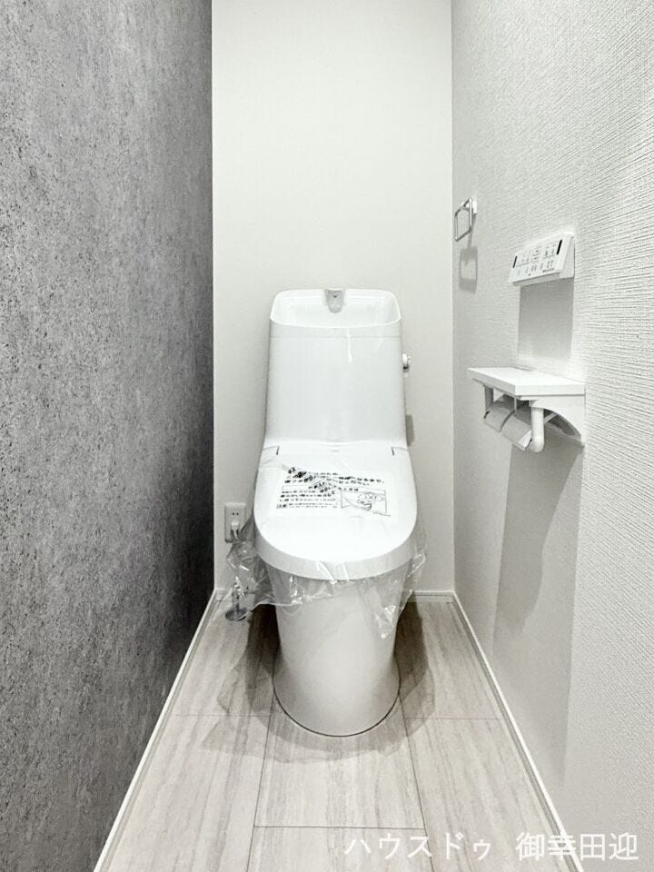 ■□■安らぎのひとときを提供する場所■□■清潔さと静けさを両立した空間。心落ち着くひとときを過ごせる、プライベートなレストルームです。