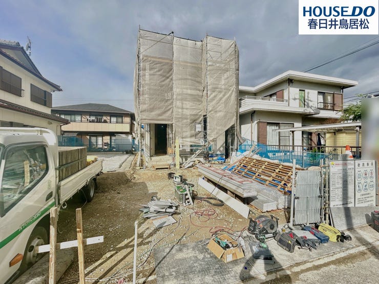 【外観】
◇外観写真◇
JR「春日井」駅まで徒歩10分以内と好立地な場所に新築戸建の登場です♪日々の買い物なども徒歩圏内で生活至便な環境が整っています♪お車2台並列駐車可能です♪