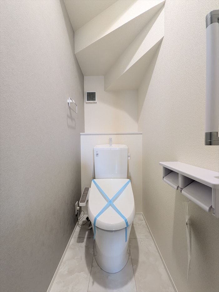 2箇所あるトイレは快適な温水洗浄便座付き