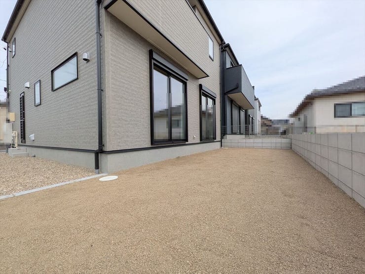 ガーデニング楽しめるお庭付き