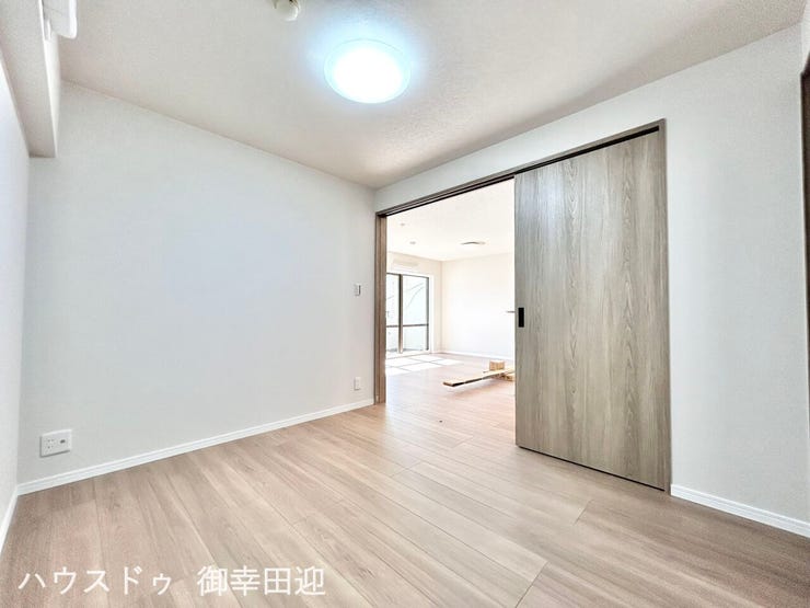 ■□■5.0帖洋室■□■心からリラックスできる静けさ、上質な眠りで、毎日をリセットします。明日への活力を養う空間です