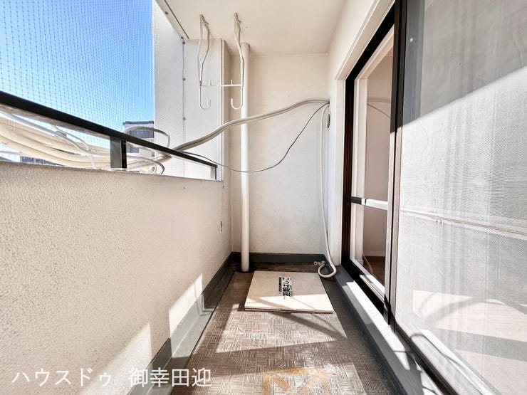 ■□■空の下の開放的な特等席■□■日光浴や読書、外の空気を感じながらリフレッシュ。暮らしを豊かにする、もう一つの心地よい空間です