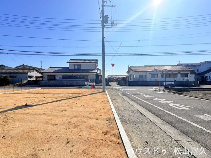 家族の成長に合わせた間取りや、テレワークスペースの設置など、あなたのこだわりを形にできる柔軟な土地です。