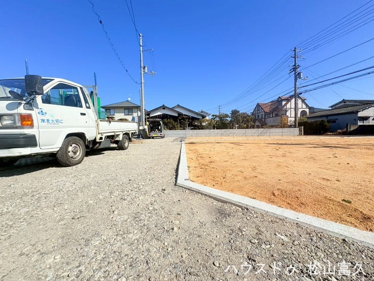 周囲が松山市道に囲まれた開放的なゾーニング