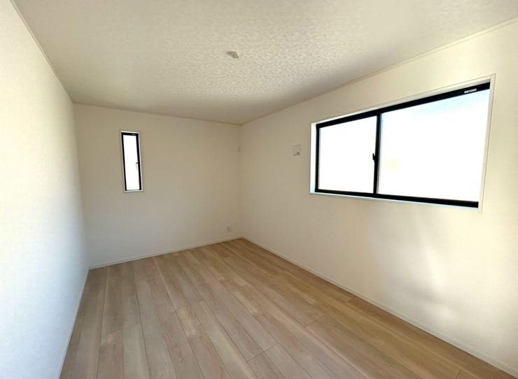 自室は自分だけの王国♪
好きなようにレイアウトできるし、やる気があればDIYしたっていい!
自分らしくいられるようなお部屋にしましょう♪