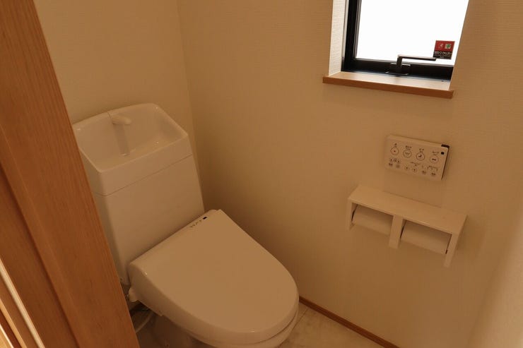 2階【温水洗浄便座付きトイレ】
