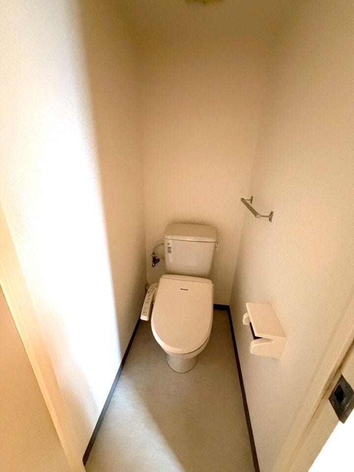 温水洗浄便座は便座を暖かく保てるため、冬場でも座ったときにヒヤッとせず、快適に使用できます!