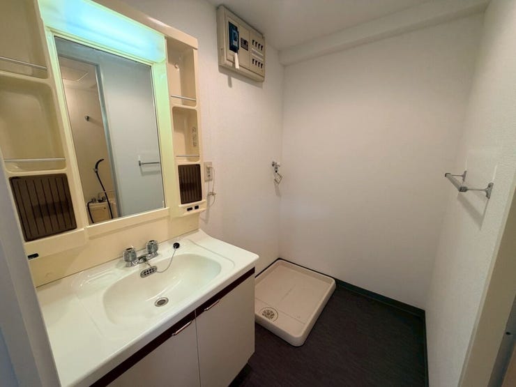 洗濯パンがあることで洗濯機が設置しやすく、万が一の水害時にも被害を抑えることが出来ます!