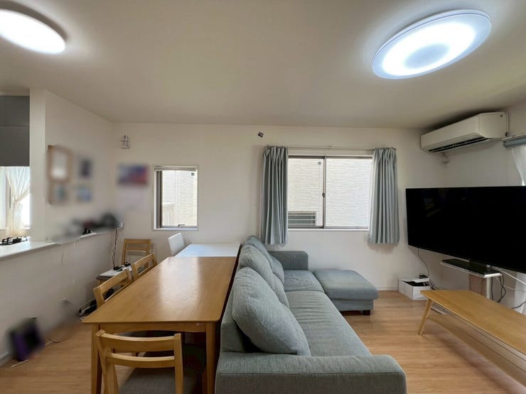 LDK16帖!窓が多く明るい空間です。