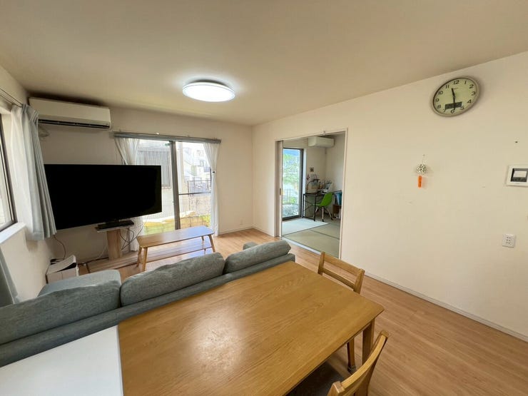 LDKと和室がひと続きになっており、ゆとりある開放感が魅力です。